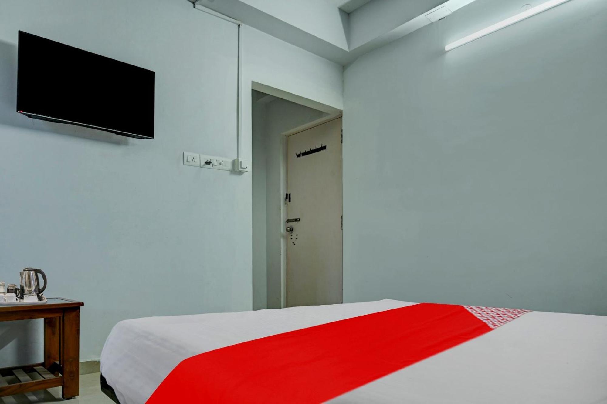 Hotel Live As Chn727 Gūduvāncheri Zewnętrze zdjęcie